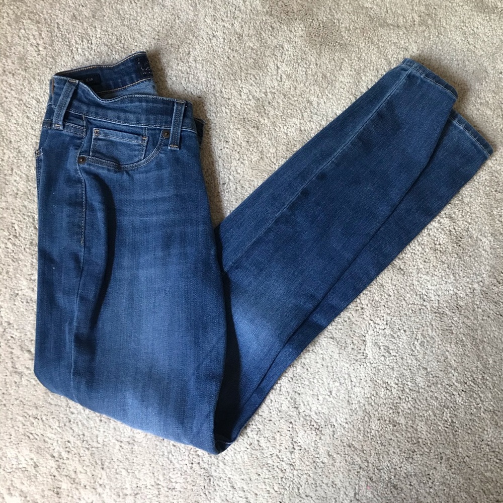 Gently used Lucky Brand Brooke Legging Jeans! 💚🍀
